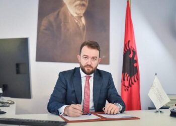 Zbrazën arkën e shtetit me 1.2 mln euro, lirohen nga burgu sekretari ministrisë së Financave dhe dy zyrtarët