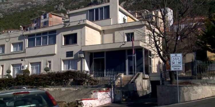 Vranë me kaçavidë 34- vjeçarin, Gjykata Krujë liron nga burgu vëllezërit Miri