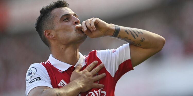 Drejt rinovimit, Xhaka lojtari më jetëgjatë te Arsenal!