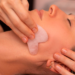 Gua sha: Përdorimet, përfitimet dhe efektet anësore