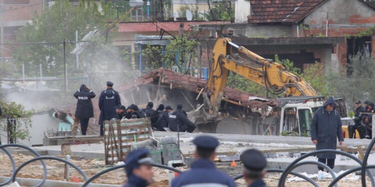 Projekti Unazës së Madhe, nis shembja banesave në zonën e ish-Sheshit Shqiponja