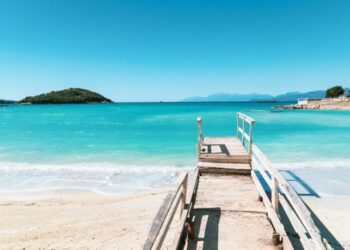 Prestigjozja britanike, “The Sun”: Vizitoni Shqipërinë, njëjtë si Maldivet, me vetëm 27 £