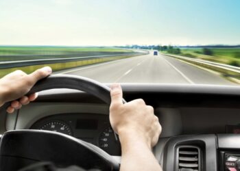 10 gjëra që duhet të kontrolloni përpara se të blini një makinë të përdorur