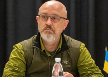 Ministri ukrainas i mbrojtjes: Rusia po planifikon ofensivën e 24 shkurtit