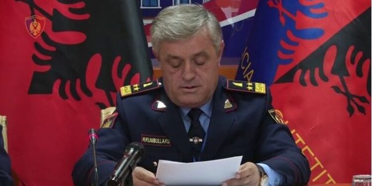 Rrumbullaku- drejtuesve të qarqeve: Rrisni bashkëpunimet për goditjen e ‘shtëpive të barit’. Zbardhen porositë