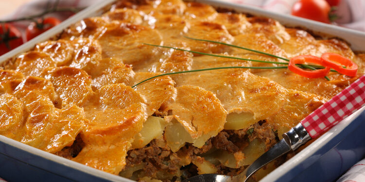 Receta e ditës, musaka me patate