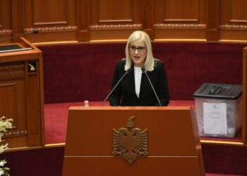 Kërkesa për shkarkimin e Nikollës, vetëm tre deputetë të PD votojnë pro, 78 kundër