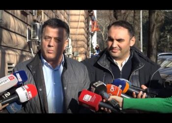 Jashtë Parlamentit, deputetët e PD ankimojnë vendimin e përjashtimit