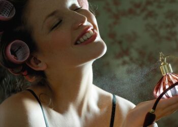 Nga Princesh Diana e deri te Rihanna, parfumet e preferuara të yjeve botëror