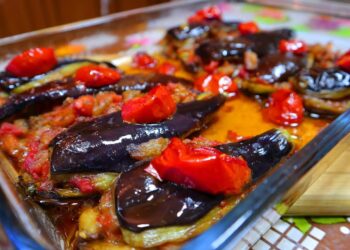 Receta e ditës, patëllxhan i mbushur me susam dhe djathë