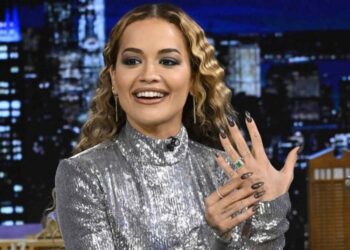 Këngëtarja e famshme tregon për herë të parë unazën e fejesës