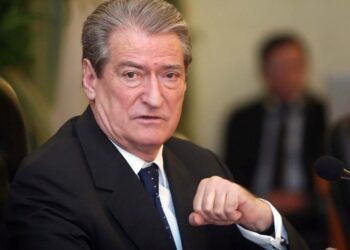 “E ardhmja mbi gjithçka”/ Berisha shpërndan videon: Me 11 shkurt Shqipëria marshon drejt Tiranës!