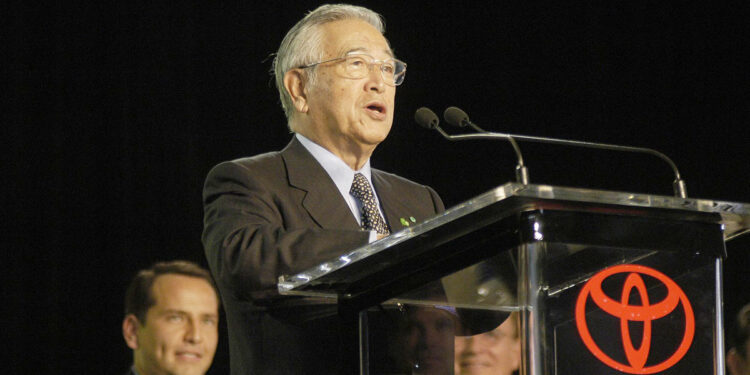 Shoichiro Toyoda, udhëheqësi pas zgjerimit të Toyota-s në SHBA dhe lëshimit të Lexus, vdes në moshën 97-vjeçare