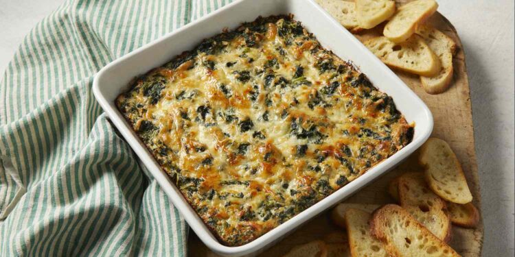 Receta e ditës, spinaq në furrë me pana dhe djathë