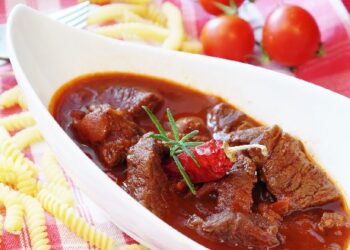 Receta e ditës, tasqebap me mish viçi