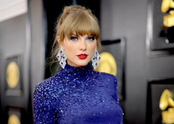 Taylor Swift shpallet artistja ndërkombëtare e vitit për të tretën herë