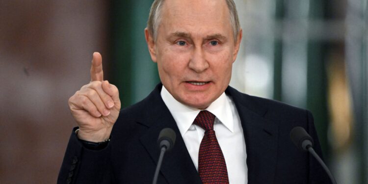 Putin i  prerë: Forcat bërthamore të Rusisë do të rriten