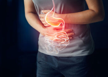 Këto janë 5 gjërat që duhet të bëni çdo mëngjes për zorrë të shëndetshme