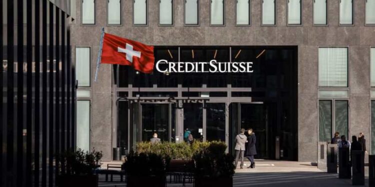 Credit Suisse drejt falimentimit? Zvicra nis të punojë për planin e emergjencës