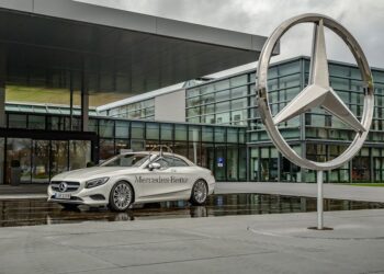BE i vendosi kusht, Mercedes do të investojë miliarda dollarë në fabrikat e automjeteve elektrike