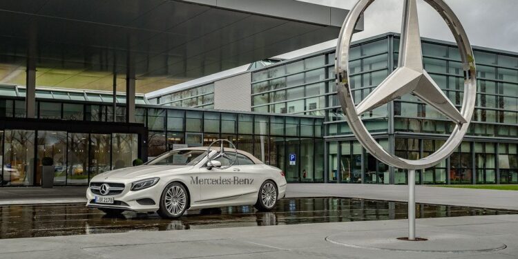BE i vendosi kusht, Mercedes do të investojë miliarda dollarë në fabrikat e automjeteve elektrike