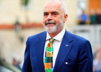Edi Rama: Ana artistike e kryeministrit të Shqipërisë “ndriçohet” nga ekspozita e veprave të tij në Zappeion të Greqisë