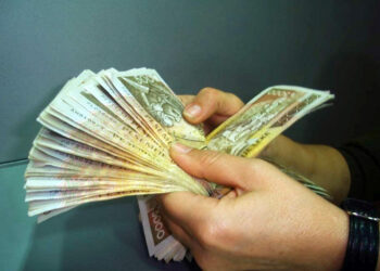 Paga minimale duhet 50 mijë lekë, biznesi pro vendimit të qeverisë