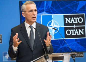 Stoltenberg: Perëndimi duhet të përgatitet për të mbështetur Ukrainën në një luftë të gjatë
