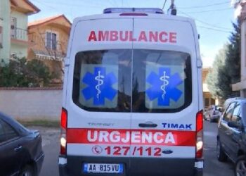 Përplasen dy automjete në aksin rrugor Krujë- Fushë Krujë, tre persona të plagosur