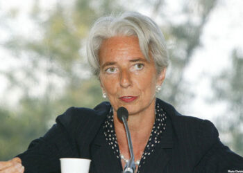 Lagarde: Bankat qendrore të vazhdojnë rritjen e normave të interesit për të luftuar inflacionin