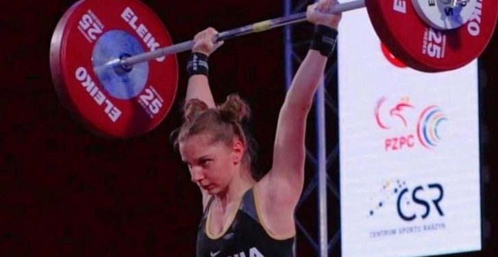 Enkileda Carja, e reja që rrëmbeu dy medalje bronzi në Botërorin e peshëngritjes për të rinj