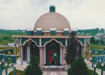 Besimtarët Bektashinj festojnë sot Sulltan Nevruzin, dita e ringjalljes së madhe