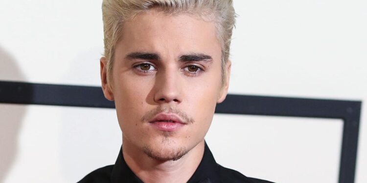 Justin Bieber pezullon turneun botëror, shpërthejnë fansat: Duam një arsye