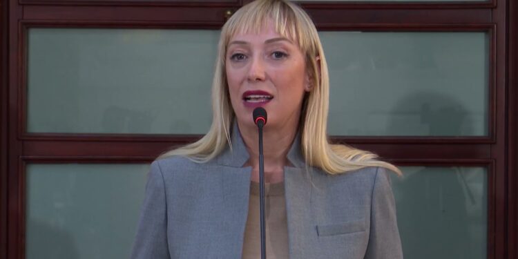 Fermerët e Devollit hodhën prodhimin në kanal dhe prenë pemët e mollëve, Krifca: Po punojmë që ky fenomen të zbutet