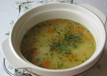 Receta e ditës, sup me karrota, spinaq dhe thjerrëza