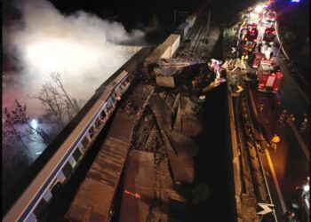 Tragjedi në Greqi/ Përplasen dy trena, 32 viktima dhe mbi 80 të lënduar
