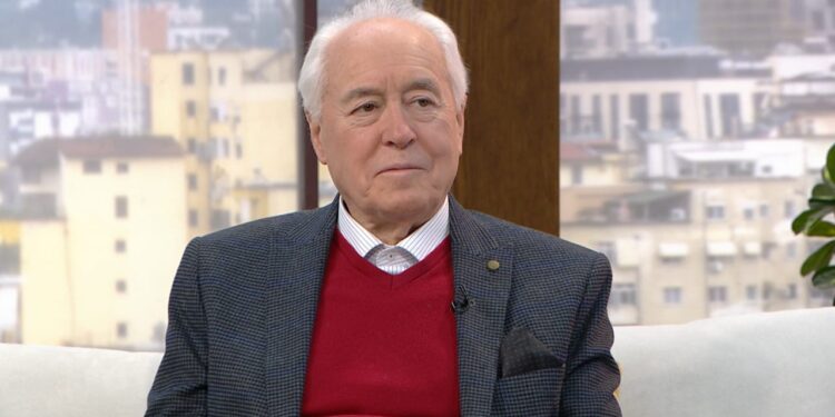 “Më hoqën violinën nga dora dhe më çuan në Patos”, rrëfehet Zhani Ciko: Nuk isha as anëtar partie