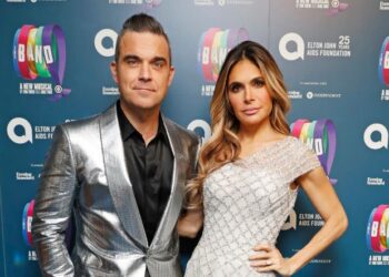 “Ajo ndez ende zjarrin tim”, Robbie Williams flet për jetën seksuale me bashkëshorten e tij Ayda Field”