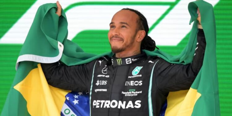 Hamilton feston 10-vjet në Mercedes, cilëson Brazilin 2021 si ‘gara më e veçantë në karrierën e tij’