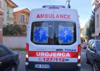 Plagosen dy persona në Durrës, dërgohen me urgjencë në spital