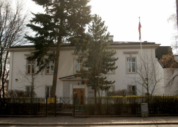 Marrëdhëniet e tensionuara mes Rusisë dhe Norvegjisë, kjo e fundit dëbon 15 diplomatë Rusë