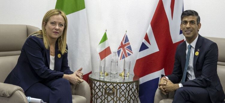 Kryeministri britanik takim me homologen e tij të Italisë, në fokus marrëveshja e përbashkët për emigrantët