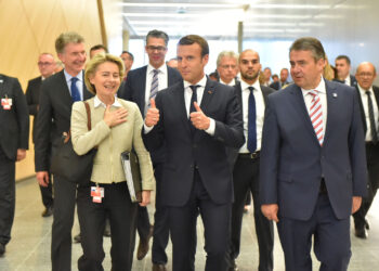 Macron dhe Von der Leyen takohen me Xi Jinping