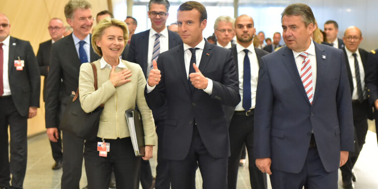 Macron dhe Von der Leyen takohen me Xi Jinping