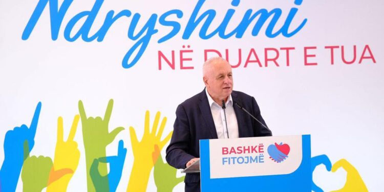 Deputeti i PD Tritan Shehu denoncon kandidatin e PS Flamur Golemi për përdorim të qytetarëve në prag të zgjedhjeve