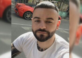 Humbi jetën në atentat, familjarët e 27-vjeçarit hapin pusin e ujit në Indonezi me emrin e tij