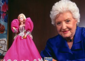 “Barbie”, është kukulla më e dashur për të gjithë fëmijët e çdo brezi, por a e dini se cila është ideuesja e saj ?