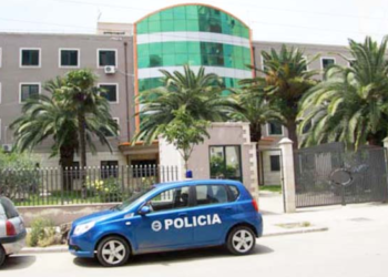 Policia e Durrësit arreston dy të rinj për akuza banale