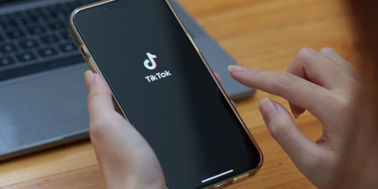 Tik Tok kryeson aplikacionet e tjera