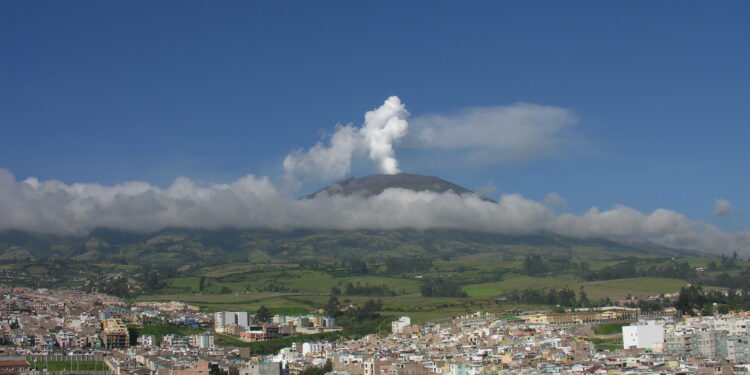 Kolumbi – rrezik për shpërthim vullkanik